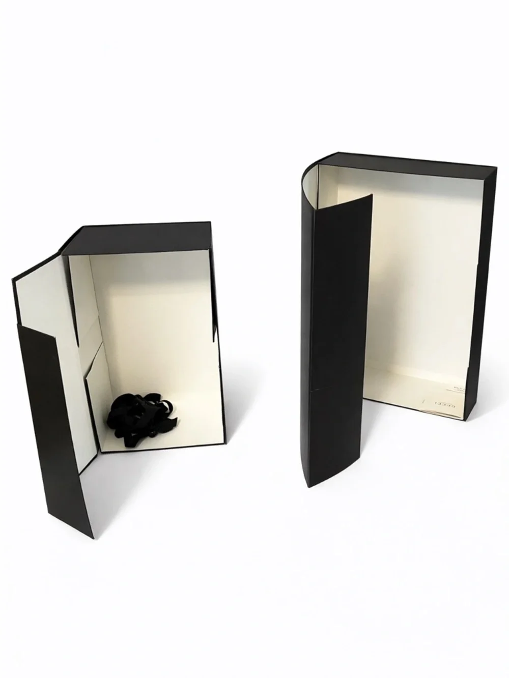 Gucci Box Set in Cream and Black- L and XL